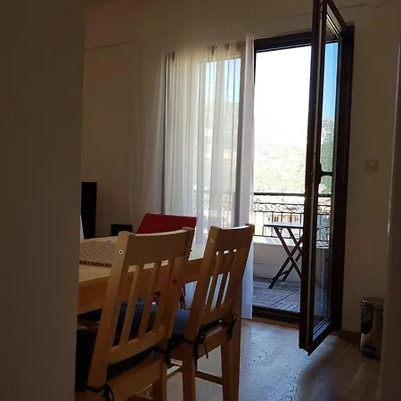 Charming With Mountain Views * Budva