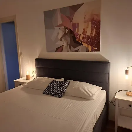Charming With Mountain Views * Budva